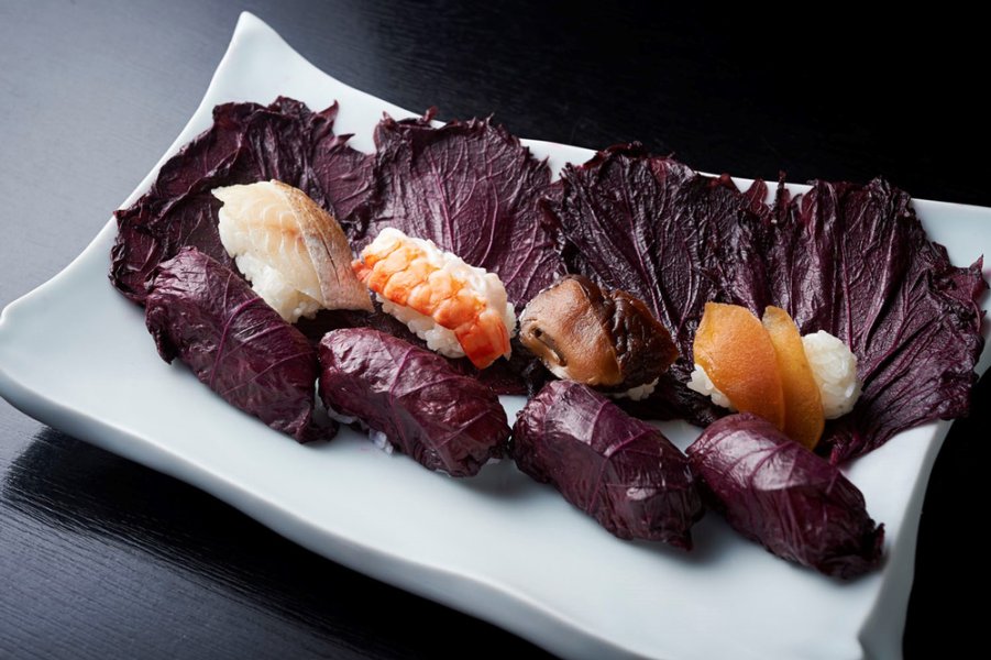 Фирменное блюдо Sasaya «Сисобэй дзуси»