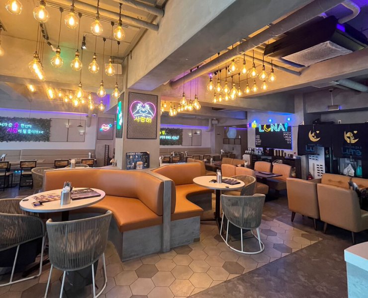 Внутри магазина