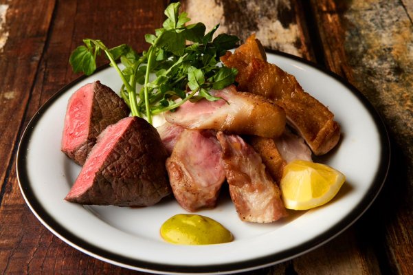 Мясное ассорти, тщательно отобранное шеф-поваром