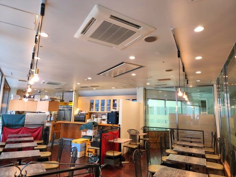 Внутри магазина